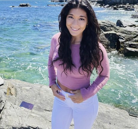 巨乳の熟女オンリーファンズ 裸 写真