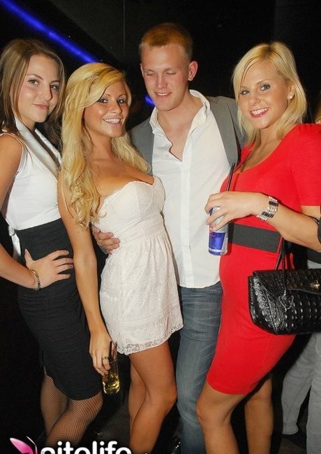 ウェブカメラ オンリーファンズ アダルト無料 写真