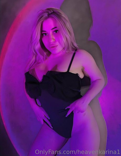 巨乳の熟女オンリーファンズ ホット裸 画像