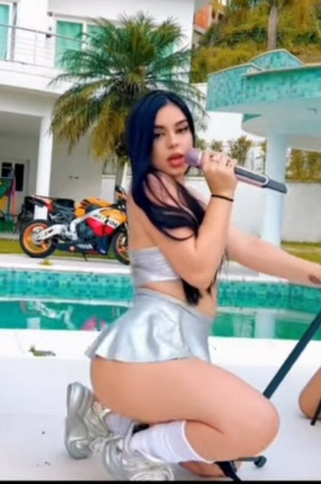 MC Bella Angel セクシーなスター 画像