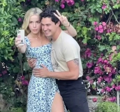 ヨガインストラクターオンリーファンズ セックス 画像