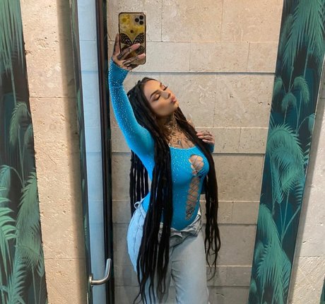 Zhavia ヌードモデル 写真