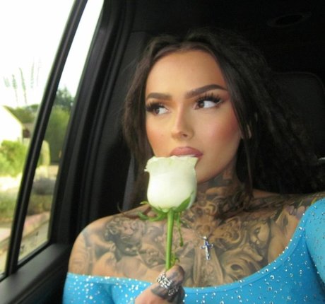 Zhavia セクシーなポルノスター 写真