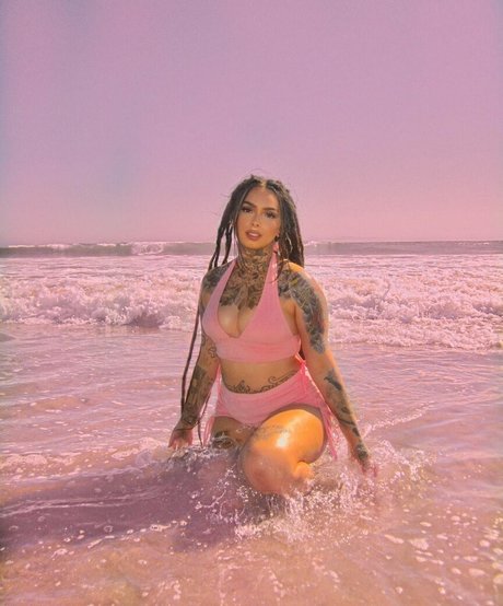 Zhavia 美しいモデル ギャラリー