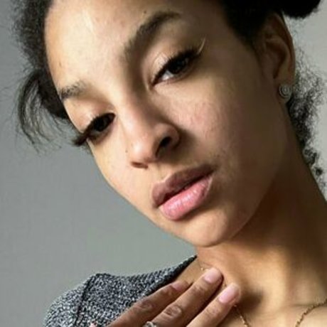 ナチュラルポーグオンリーファン エロ 写真