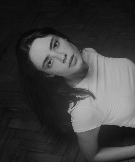 OnlyFansの普及 セクシーヌード 写真