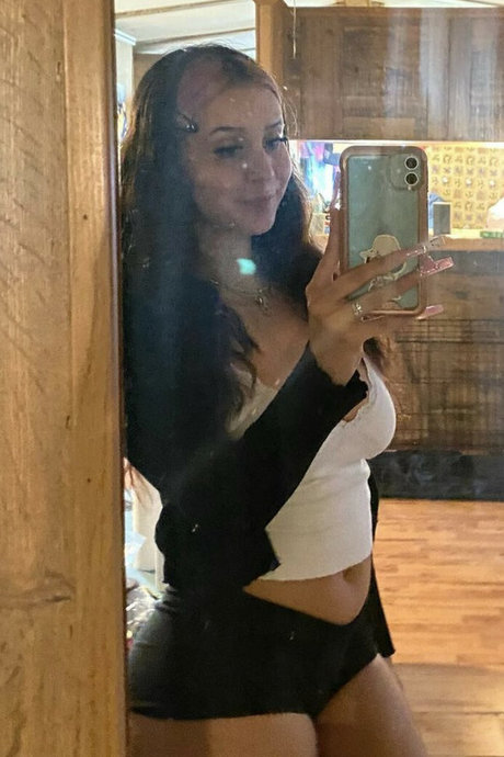 Dayzikayy ポルノ女優 画像