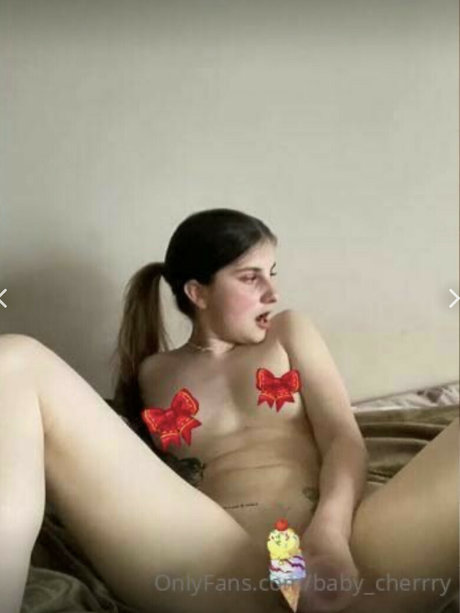 stormibee セックス女優 写真