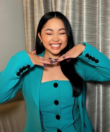 母乳オンリーファン 無料アダルト 画像