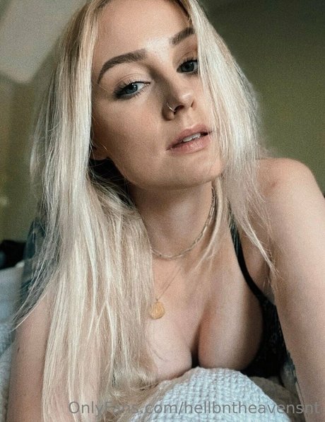 hellbntheavensnt スター ヌード アーカイブ