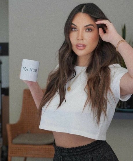 ポーグ xxx オンリーファンズ ポルノ ギャラリー