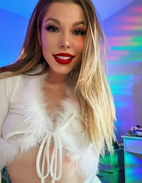 ジンジャートゥインクオンリーファンズ 無料ポルノ 画像