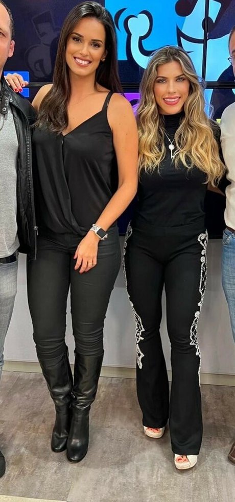 大きなお尻と巨乳のオンリーファンズ ベスト ギャラリー