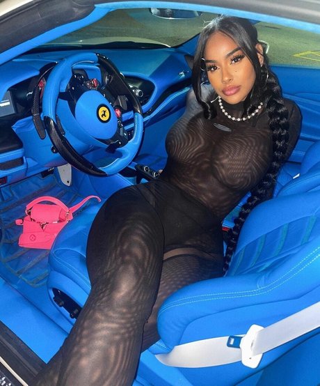 アラブの女の子オンリーファンズ 美しいヌード 写真