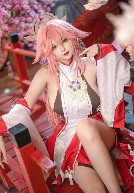 曲線美のヌードオンリーファンズ ポルノ 画像