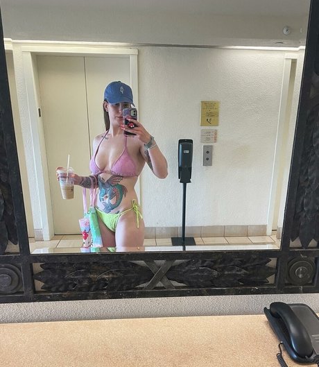 黒いお尻のオンリーファンズ ホットポルノ 写真