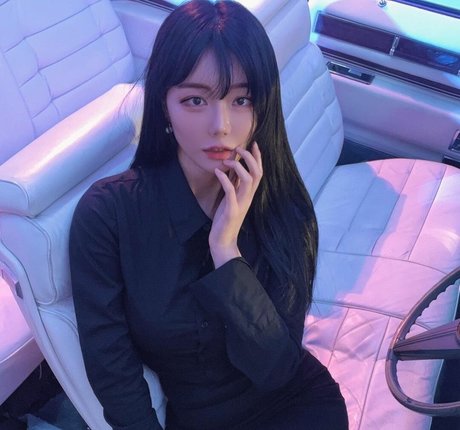 BBWシーメールオンリーファンズ ヌード 写真