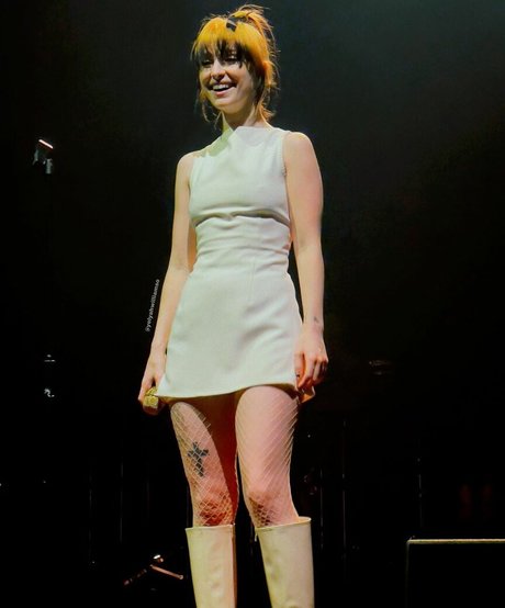 Hayley Williams ポルノスター セックス 写真