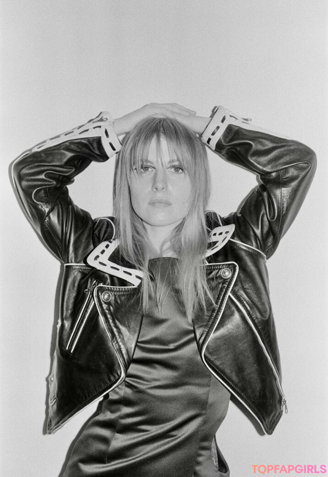 オンリーファンズでのセクスティング ヌード アーカイブ