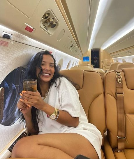 アジア人女性OnlyFans ポルノ 写真