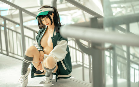 大きなお尻と巨乳のオンリーファンズ セクシーヌード 画像