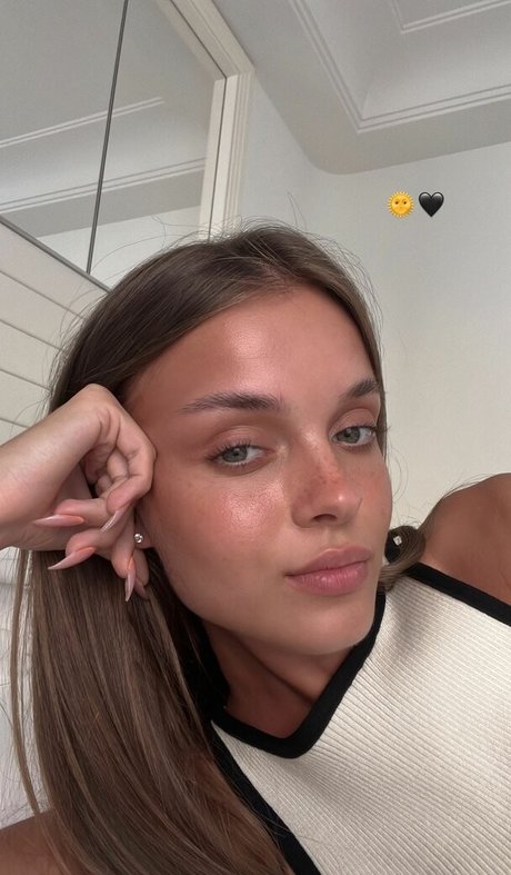 イギリスのプッシーOnlyFans ホット裸 写真