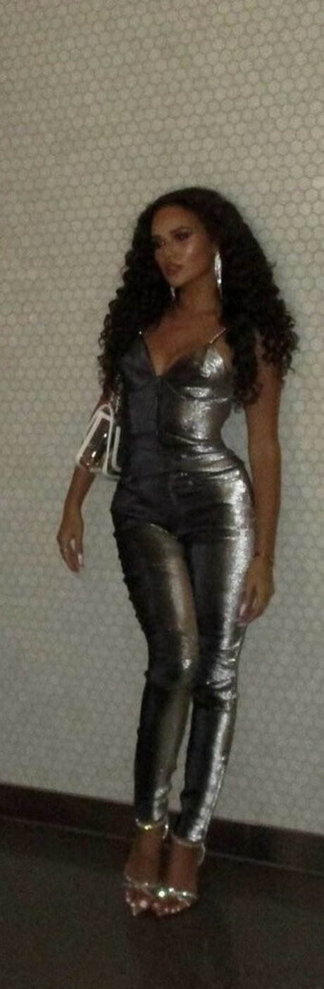 asmr xxx オンリーファン アート裸 写真