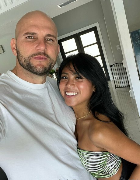 巨乳ティーンオンリーファンズ 美しいヌード 写真