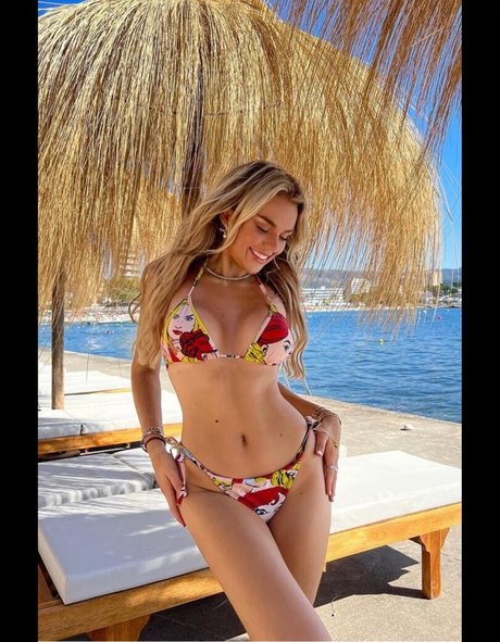 巨乳の黒人女性オンリーファンズ ホットヌード 写真