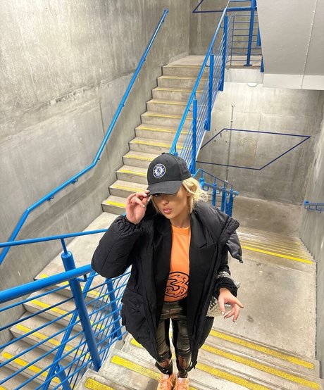 興奮した熟女OnlyFans 美しい裸 写真