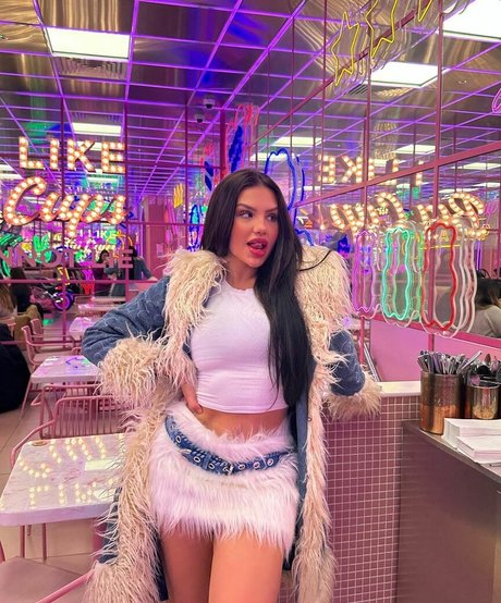 Vivi Wanderley ポルノスター 無料 画像