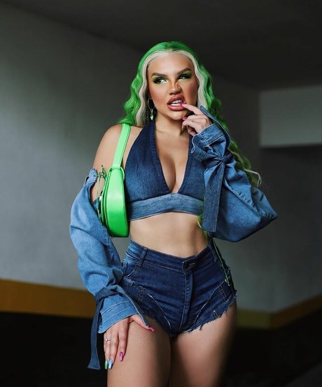 Vivi Wanderley HDスター 写真