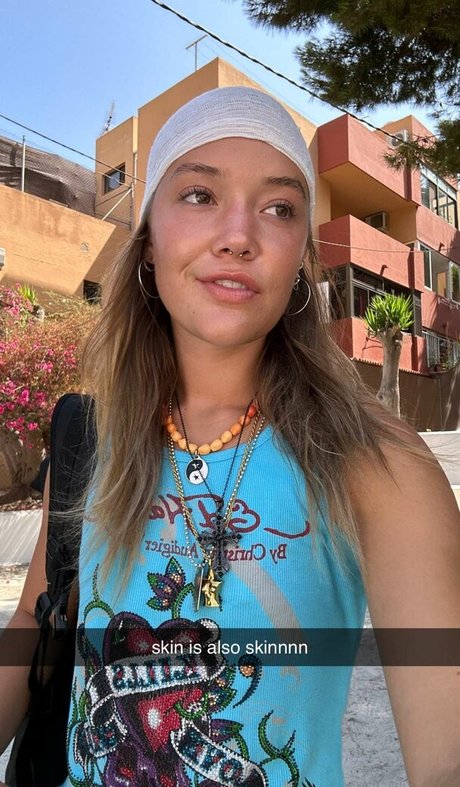 Olivia Ponton アート女優 アーカイブ