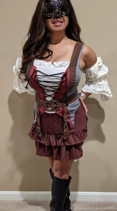 巨乳の黒人女性オンリーファンズ HD 画像