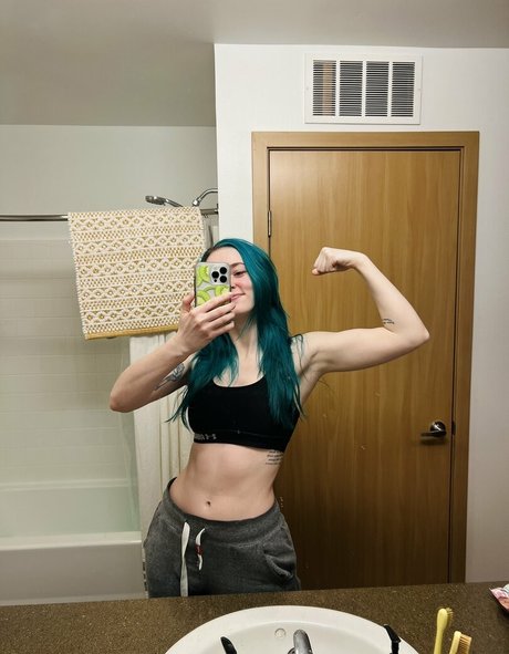 かわいいシーメールオンリーファンズ セクシー 画像