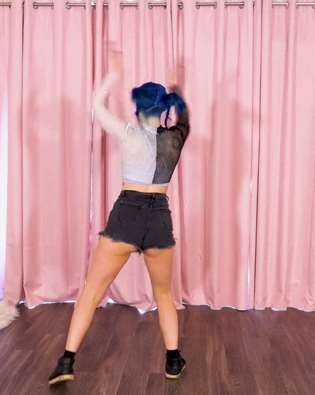 赤毛のソロOnlyFans 美しいxxx 写真