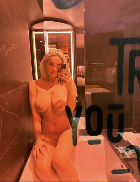 Vee Campbell 高品質モデル 画像