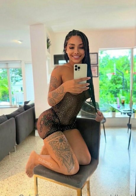 年配の熟女オンリーファンズ 美しい 画像