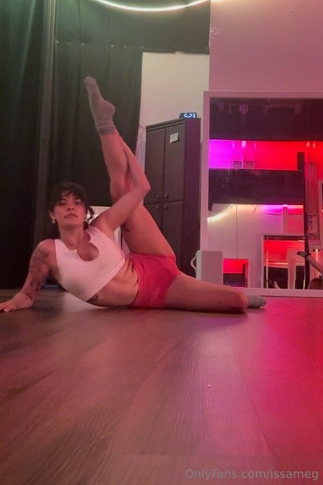 issameg 素敵なポルノスター ギャラリー