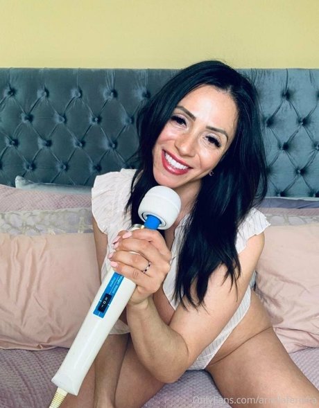 ariellaferrera 美しいスター 写真