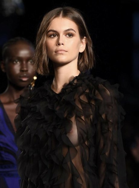 Kaia Gerber ホットスター 画像