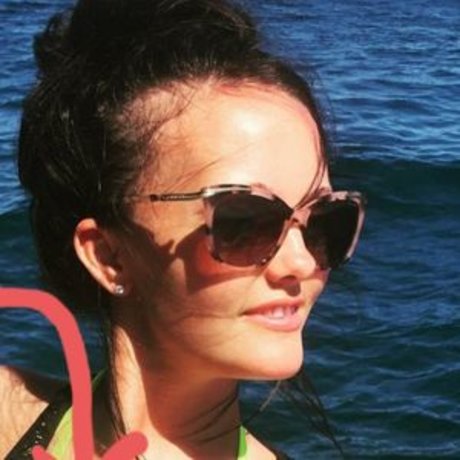 裸の熟女オンリーファンズ アートヌード 画像