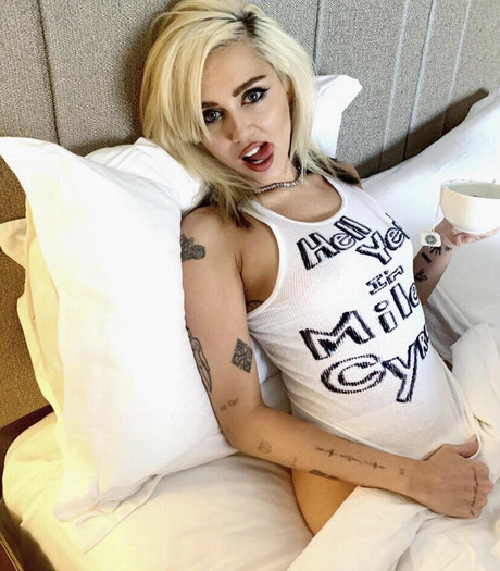 クーガーオンリーファンズ 無料エロ 画像