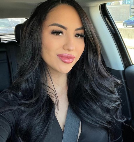 女性フィットネス オンリーファンズ セクシー裸 写真