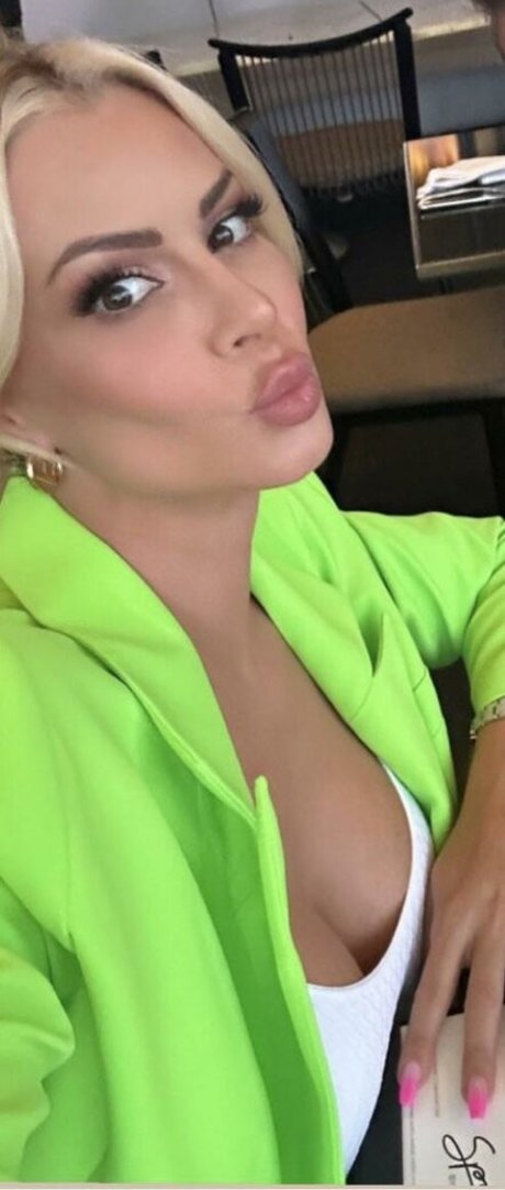 レズビアンの足OnlyFans 無料エロ 写真