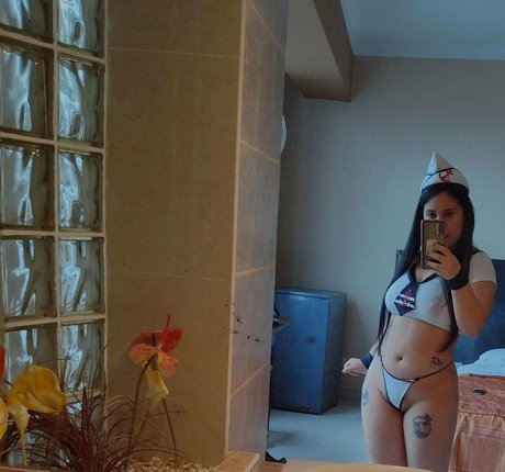 足ヌードオンリーファンズ 美しいヌード 写真