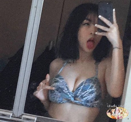 肉厚マンコオンリーファンズ 美しいヌード 写真