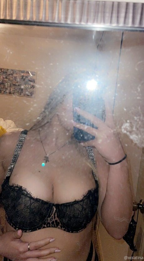 アジア人のティーンの足 オンリーファンズ ホット アーカイブ