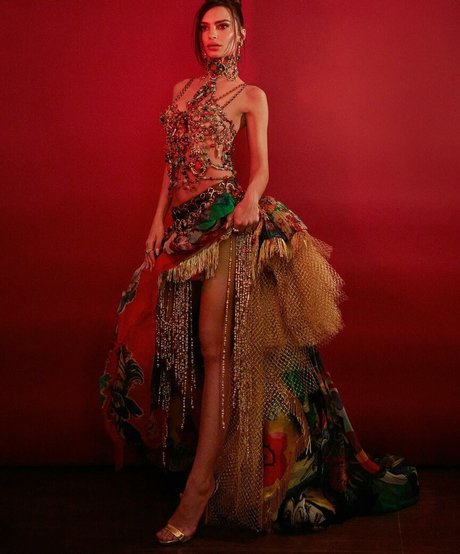 巨乳義母OnlyFans 美しい裸 写真