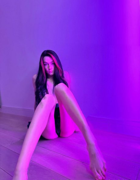 B u l o c h k a ポルノモデル 写真